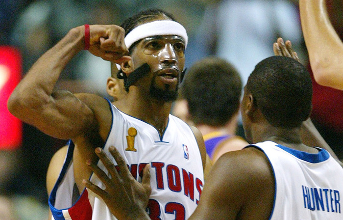 布拉格中场：很难找到枪手的弱点，若想进攻就不该担心被反击（布拉格中场：枪手难觅弱点，若要主动进攻就别惧反击）