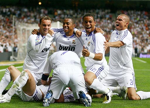 欧冠战报：格林伍德梅开二度，马赛3-2逆转圣吉罗斯（欧冠快讯：格林伍德双响，马赛3-2逆转圣吉罗斯）