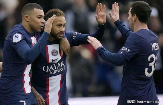 梅森·格林伍德：从曼联弃将到马赛新星，金球奖潜力无限（梅森·格林伍德：从曼联失意到马赛崛起，金球前景无量）