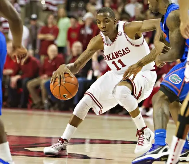 文班亚马：若继续打替补，是否有机会拿MVP和最佳第六人？（文班亚马：继续替补出场还能冲击MVP与最佳第六人吗？）