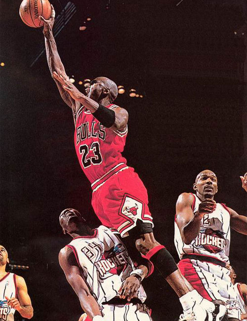 米兰vs拉齐奥终场前点球未判原因：马鲁西奇对帕夫洛维奇犯规（米兰战拉齐奥补时争议点球未判：因马鲁西奇先对帕夫洛维奇犯规）